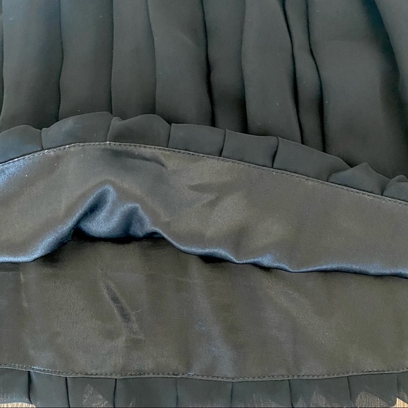 Aqua Bloomingdale's Black Pleated Mini Skirt Thick Band High Waist Size Small - Picture 9 of 13
